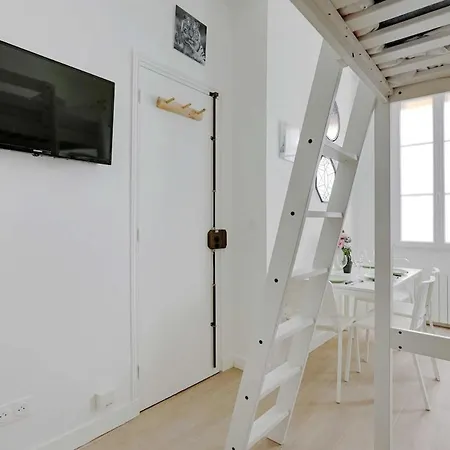 Cosy In Heart Of Batignolles Apartment Paris