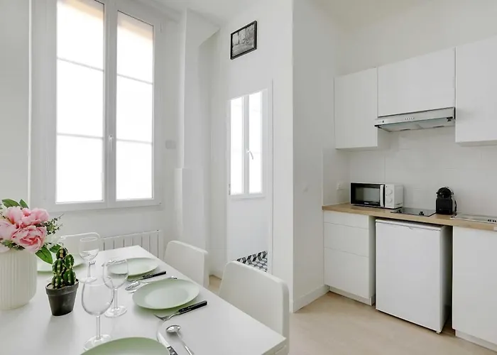 Apartman Cosy In Heart Of Batignolles Párizs